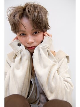 ニュイアン(nuian) ミルクティーベージュ ハンサムショート