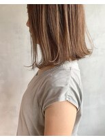 キチ(kichi.)&nbsp;[kichi.] ハイライトカラー×ミルクティーベージュ