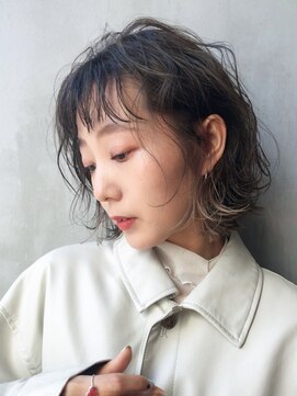 アイティー バイ アルバム 中野店(IT by ALBUM) ウェーブボブ_ホワイトアッシュショートパーマ_ba313571