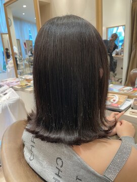 リュドール 名駅(Rue D'or) 縮毛矯正で作る外ハネスタイル