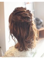 エマ(EMMA)&nbsp;ゆるふわハーフアップ