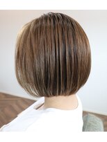 ウィスカーヘアー(whisker hair)&nbsp;ワンレングスボブ