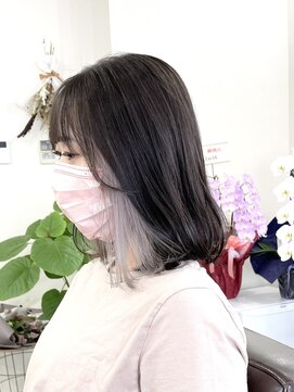 ホンネ(honne.) イヤリングカラー×ホワイト