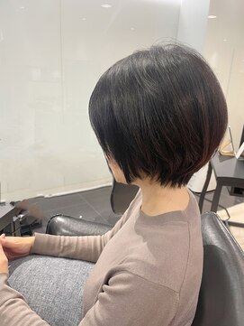 ラブクロムトーキョー オモテサンドウ(LOVECHROME OMOTESANDO) 大人可愛いショート☆艶髪ファーストグレイはココアベージュ