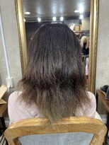 アンフィシュピトロワ(AnFye spi tlow)&nbsp;ブリーチ3回以上切れ毛の方を高難易度縮毛矯正で艶髪に変身♪