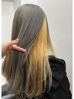 ラフ 原宿(L.a.a.g.f harajuku)&nbsp;グレー×イエロー ツートンカラー インナーカラー＠原宿