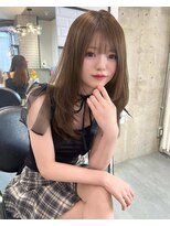 リリー(Lilley)&nbsp;(lilley内堀)韓国ヘア×レイヤーカット×ベージュカラー