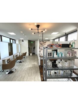 フレンドリーなスタッフがお出迎え♪緊張せずに、何でも相談しやすい雰囲気が◎初めての方もお任せ！