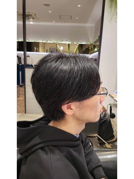 アース 長崎時津店(HAIR&MAKE EARTH) センターパート