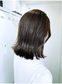 オリーブグレージュ