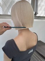 イエナ 渋谷(IENA)&nbsp;ホワイトブロンド 抜きっぱなしブロンド 切りっぱなしボブ