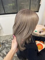 チャプター 問屋町(chapter)&nbsp;ケアブリーチミルクティーグレージュカラーレイヤーカット韓国