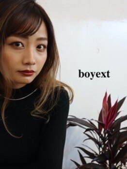 ボーイイーエックスティー(boyext)の写真/日本人特有の赤みを抑え、透明感のある外国人風カラーに！ダメージレスなダブルカラーも人気☆