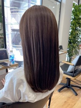 リアントウキョウ(Lian.Tokyo)の写真/【プレックス剤使用】髪を強化しつつクセを伸ばすのでダメージを最小限に抑え毛先まで潤う自然なストレート