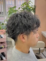 アミー 駒澤(Ammy komazawa)&nbsp;刈り上げマッシュスパイラルパーマ 纐纈