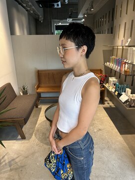 ミリ(milli Produce by ITAKURA) グランジベリーショート