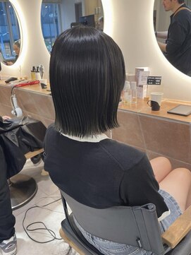 キャンバス バイ ネオリーブ 横浜西口(Canvas by neo.) 切りっぱなしボブ ぱつっとボブ ブルーブラック s