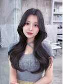 美髪韓国レイヤーイメチェン夏ハイライトカラーくびれヘア