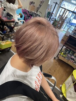 アット(at)の写真/【ケアカット】1mm単位でこだわり、骨格や髪質を見極めたカットであなたのなりたいを叶える美シルエット♪