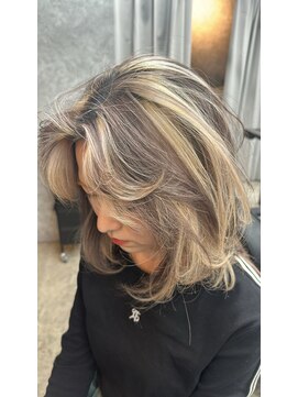 ラヴェ(LAWE.) ブリーチで作るブロックカラー