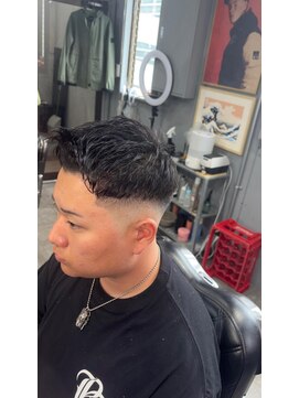 バーバーショップライズ 2nd(barber shop RAIzE) アップバングショート