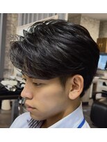 ハルクファースト 札幌(HRK 1st.)&nbsp;札幌大通りメンズカットパーマツイストスパイラルパーマ縦落ち
