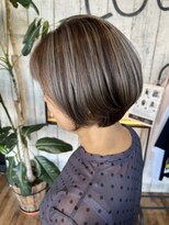 ロイズ ヘアデザイン アンド スパ(LOES)&nbsp;大人上品な白髪ぼかしハイライトボブ