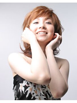 メタ(META) キュートでエアリーなモテ髪スタイル