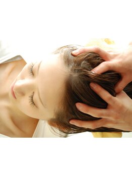 【リフトUP☆コース\5500】頭皮を柔軟にして潤いを持たせることで、健康な髪づくりの手助けをします！