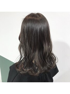 クラン(clan) セピアグレージュハイライトインナーカラー