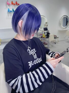 アマンドール(Aman D'or) シャープボブ×ネイビーインナーホワイト