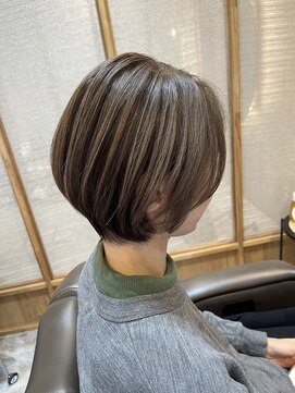 ロエ 平尾山荘(loe) 【脱白髪染めハイライト】×大人ショートボブ