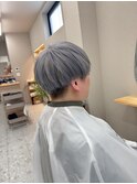 マッシュ 刈り上げ シルバー ハイトーン ショート 三宮