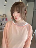 くびれボブミニウルフ透明感ベージュカラー
