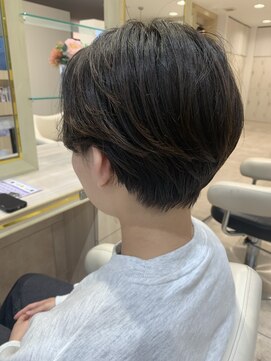 アッシュ 仙川店(Ash) 20代大人可愛いセンターパートハンサムショートボブメンズライク