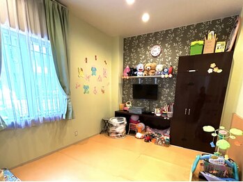 シュモレ フェリーク 検見川店の写真/≪キッズスペース有り≫忙しいパパママの綺麗を応援！[新検見川/新検見川駅/縮毛矯正/髪質改善/白髪染め]