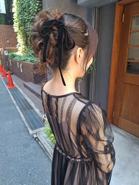 ウィーク 梅田(UiiC) 大人ガーリー◆王道華やかロングアップヘア【uiicumeda sachi】