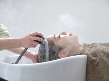 スーリール 荒戸店(Sourire)の写真/美しい髪は頭皮環境から☆健康な髪へと導くために、頭皮の汚れをしっかり除去！健康的で艶のある美髮へ…