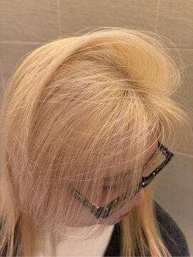 ヌーフェム(nuu fem) ダブルカラー/ブロンド/ハイトーン/抜きっぱなしブロンド