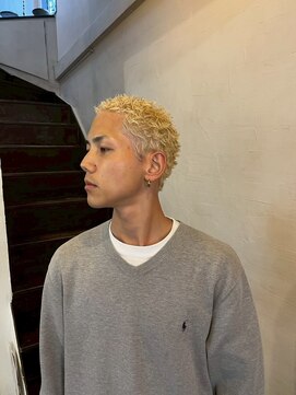 ビーバイエイトジェンツ(Bee by EIGHT GENTS) 波巻きツイストスパイラル/リバースセンターパート/心斎橋