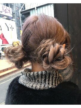 リゼル ユア 渋谷(RISEL YUA) ツインテール×お団子ヘアアレンジ☆w/u岸野