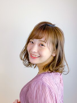 ホワイエ(Foyer) 透明感ベージュ×ふんわりボブ