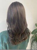 10代グレージュハイトーンカラーウェーブヘアサイドバング