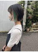 ぱつっとボブ　インナーカラー　ライムグリーン