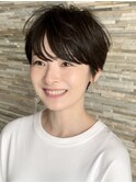 耳出しレイヤーショート/前髪あり/小顔/大人/30代・40代