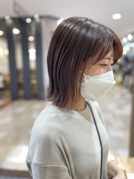 リミックス 南国店(remix) イルミナアンバー外ハネくびれボブ