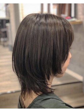 オーロラヘアー(Aurora hair) マッシュウルフ