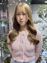 ヘアーアンドメイク ビス(HAIR&MAKE bis) 初ブリーチに大人気ミルクティーカラー♪【唐木彩華】