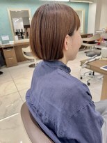 アッシュ 下北沢店(Ash) 内側にレイヤーを入れて襟足をかるくしたパツッとボブ