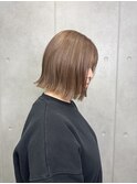 ミルクティー/中明度/切りっぱなしボブ/ナチュラルヘア
